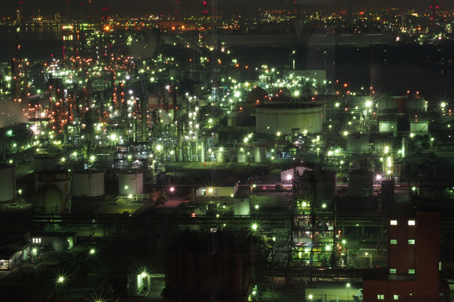 四日市港ポートビルから望む工場夜景