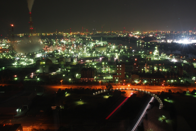 四日市港ポートビルから望む工場夜景