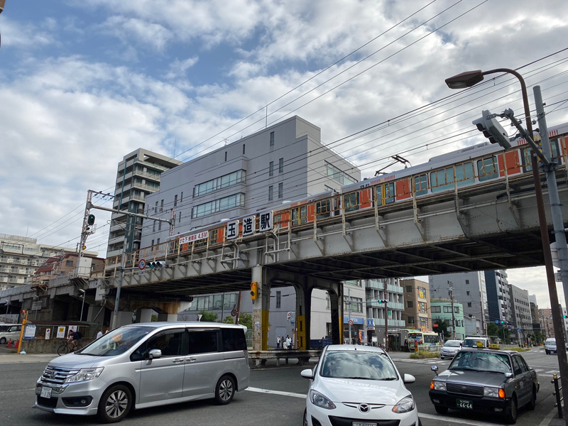 大阪環状線 玉造駅を通過